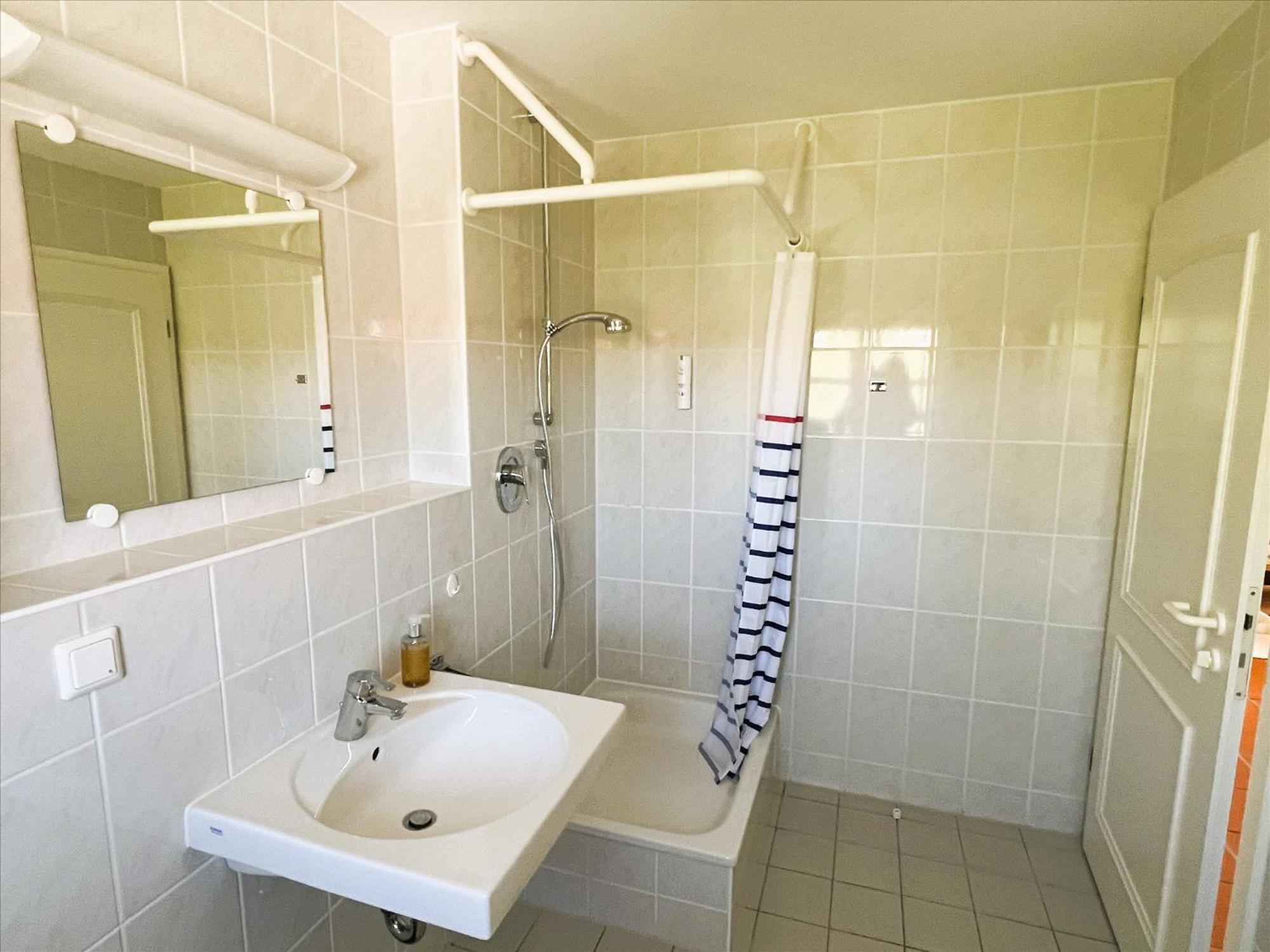 Feriendorf Rugana - Klassik Appartement Mit 1 Schlafzimmer D44 Dranske Exterior photo